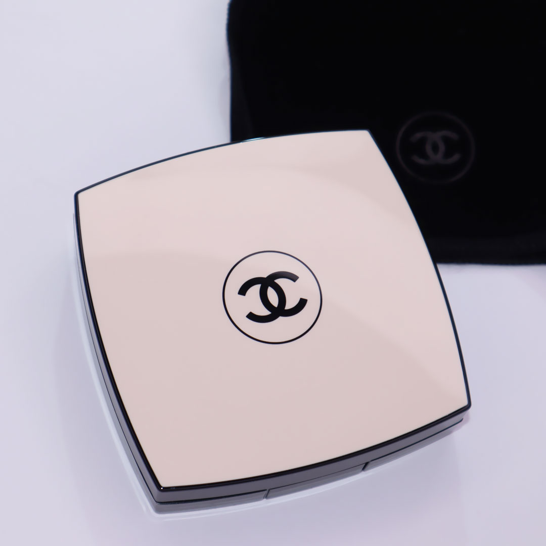 CHANEL Les Beiges Healthy Glow Natural Eyeshadow Palette